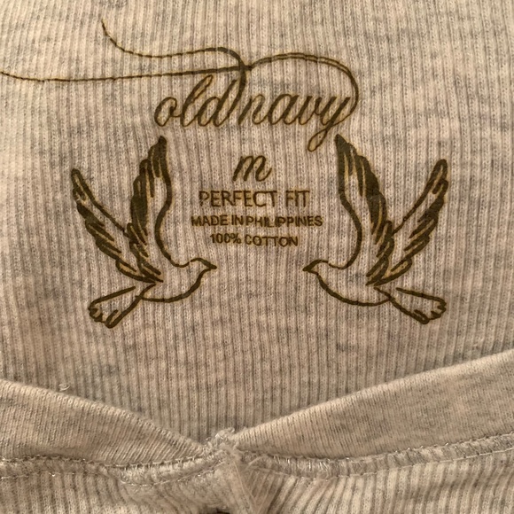 Old Navy Light Grey Button Up Henley Short Sleeve Top Size Medium - Picture 6 of 7